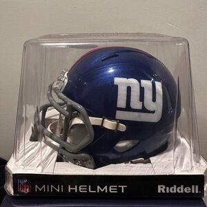 New York Giants Mini Collectable Helmet & 2022 Autographed By Players Football